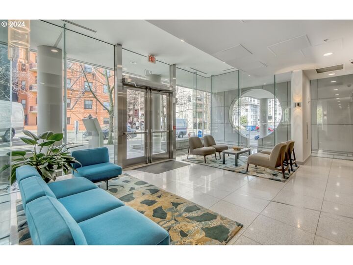 Property Photo:  1500 SW 11th Ave 307  OR 97201 