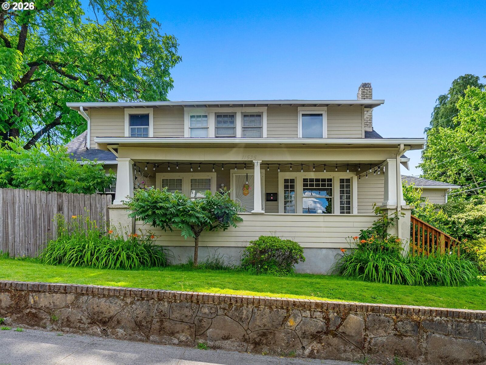 Property Photo:  3136 SE Sellwood St  OR 97222 