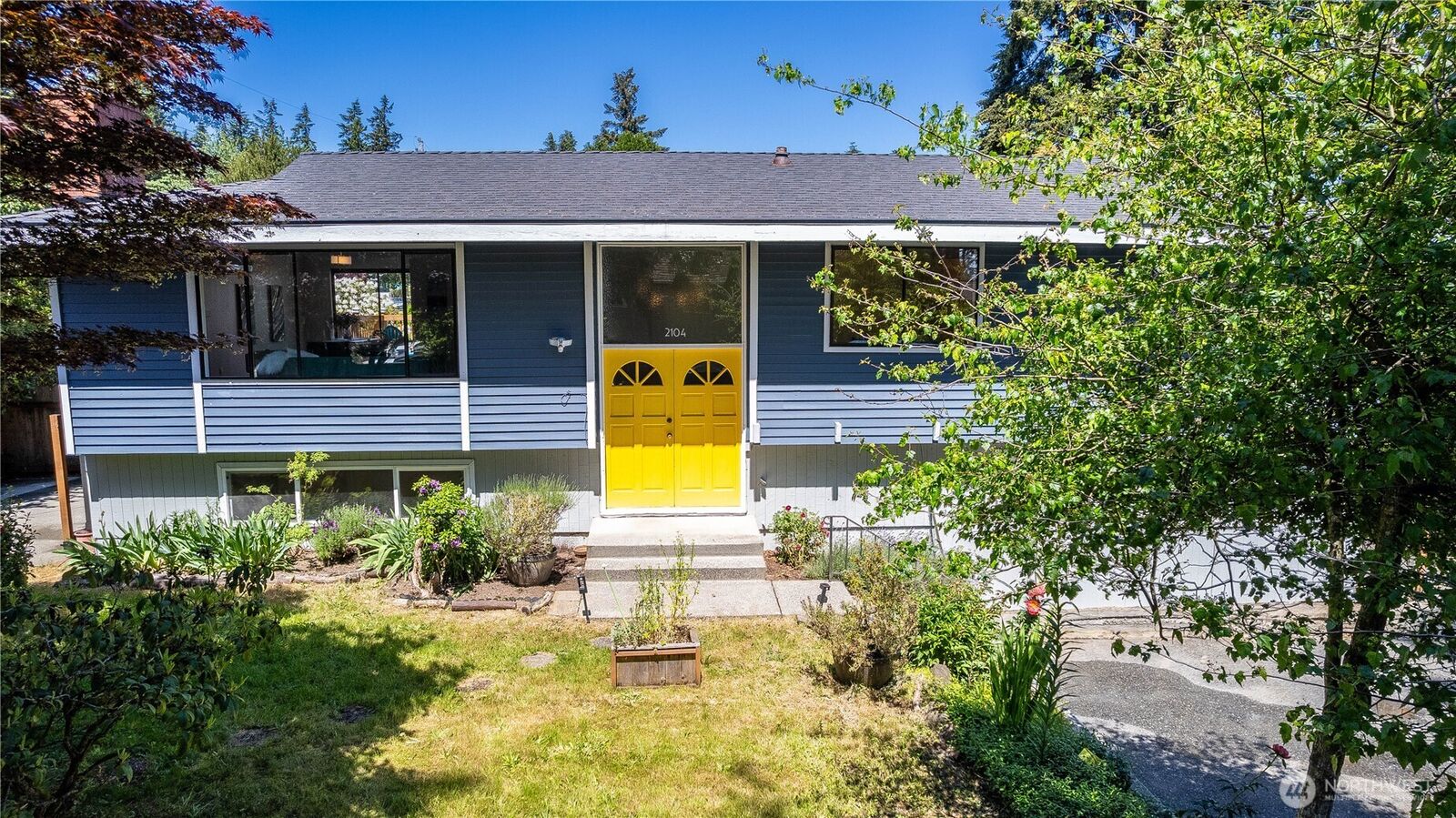 Property Photo: 2104 N 188th Street WA 98133
