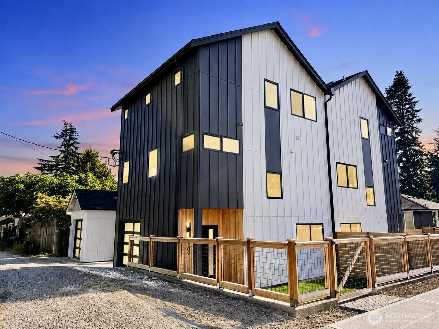 Property Photo:  4709 SW Hinds Street  WA 98116 