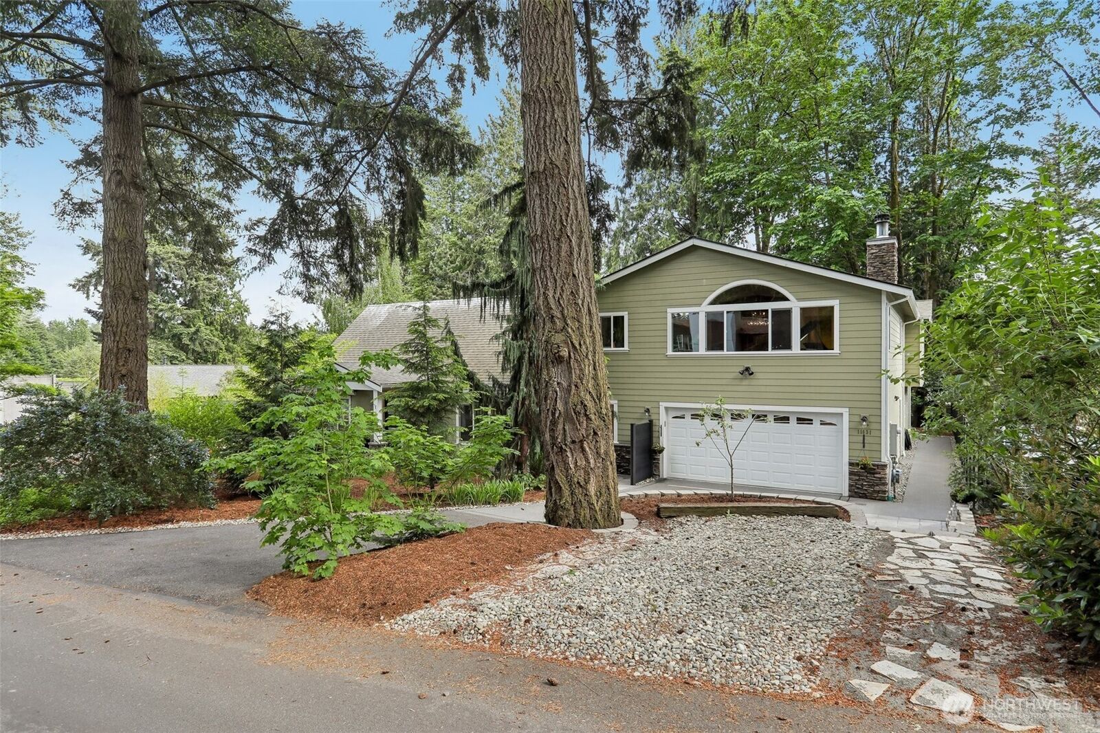 Property Photo: 11633 NE 92nd Street WA 98033