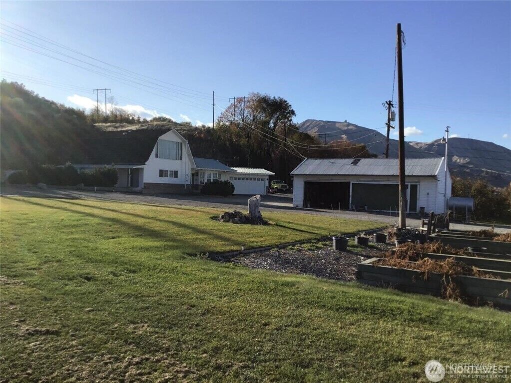 Property Photo: 2627 Malaga Alcoa Highway WA 98828