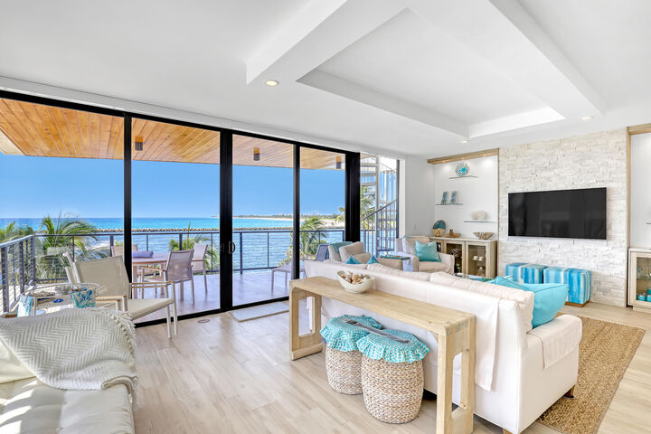 Property Photo: 106 Inlet Way 305 FL 33404