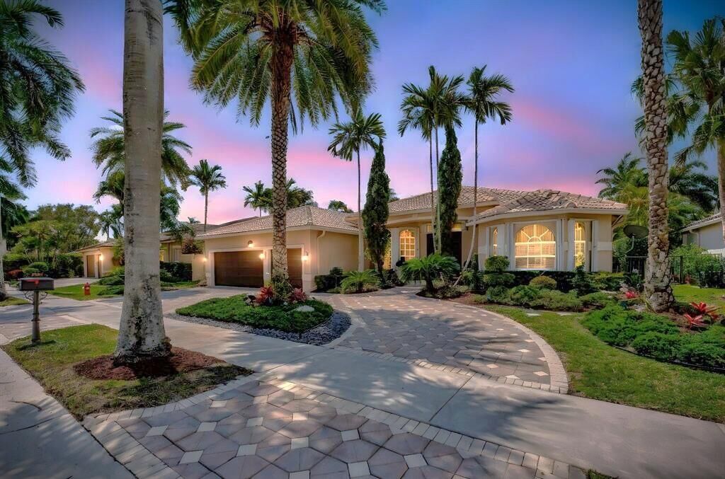 Property Photo:  2491 Eagle Run Drive  FL 33327 