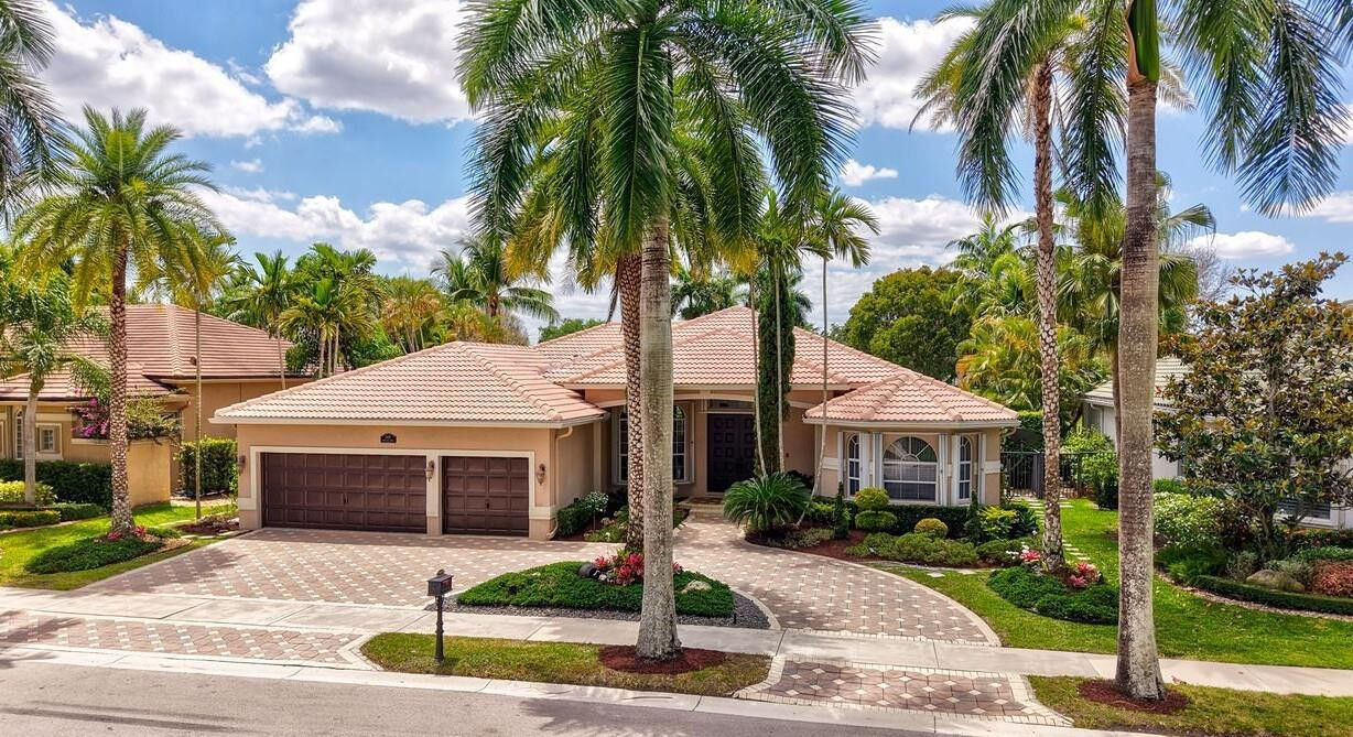 Property Photo:  2491 Eagle Run Drive  FL 33327 