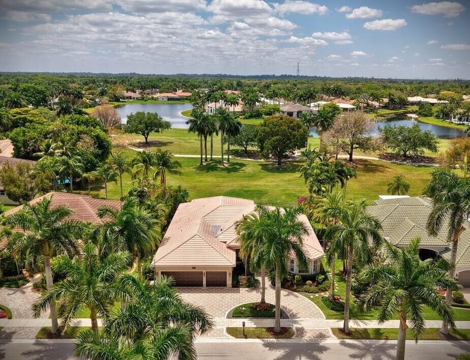Property Photo: 2491 Eagle Run Drive FL 33327
