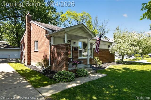 Property Photo:  31772 Folkstone Drive  MI 48336 
