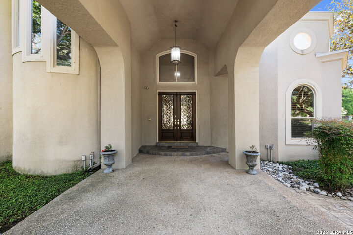 Property Photo: 519 Blackjack Oak TX 78230