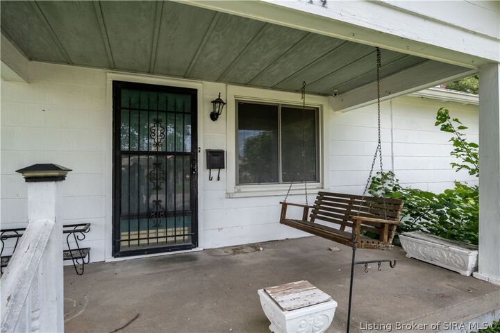 Property Photo:  2319 Park Avenue  IN 47150 