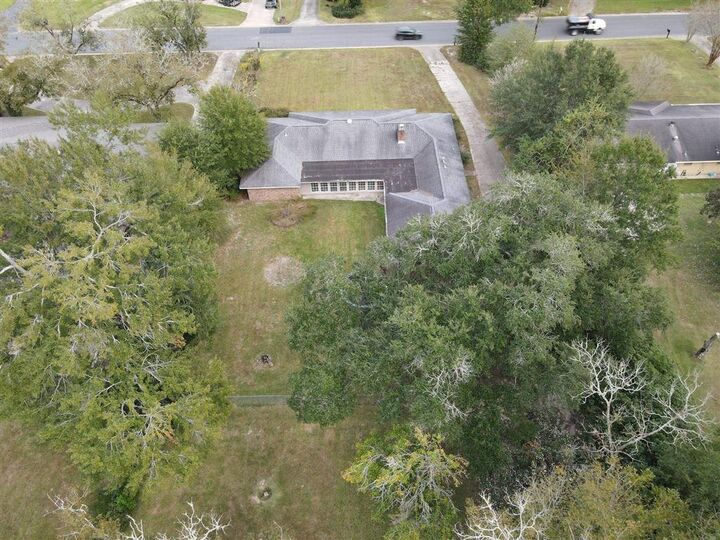 Property Photo: 307 S Texas Street S LA 70634
