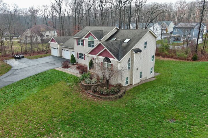 Property Photo:  18 Honey Lane  CT 06489 