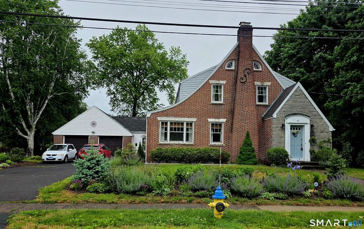 Property Photo:  61 Russell Road  CT 06450 