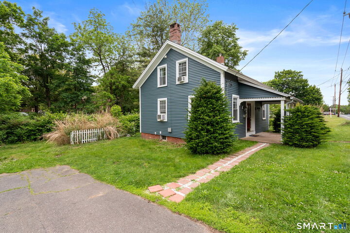 Property Photo:  264 Charter Oak Street  CT 06040 