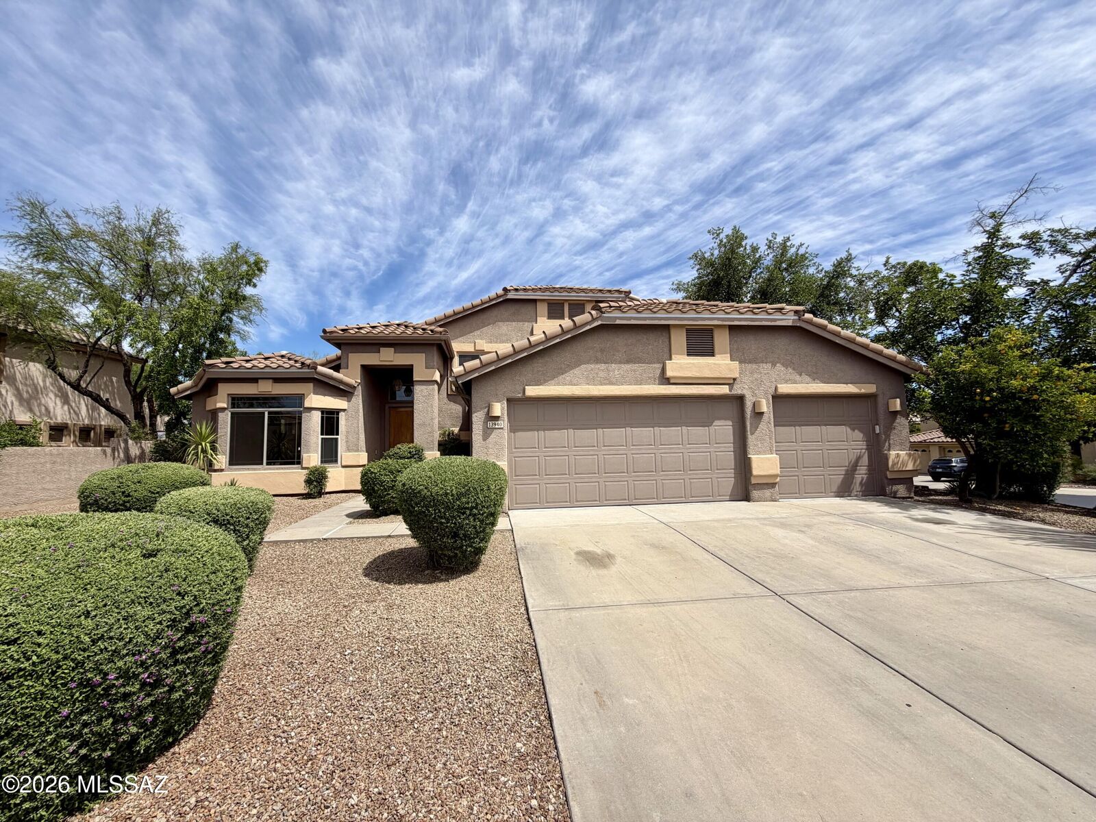 Property Photo:  13940 N Eddington Place  AZ 85755 