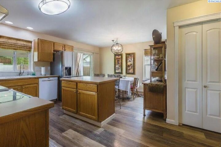 Property Photo:  2101 S Arthur Loop  WA 99338 