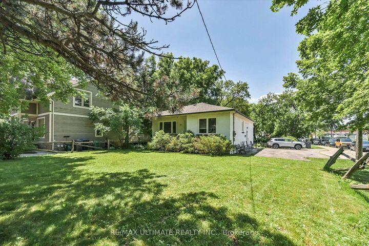 Property Photo: 1076 Dixie Road ON L5E 2P4