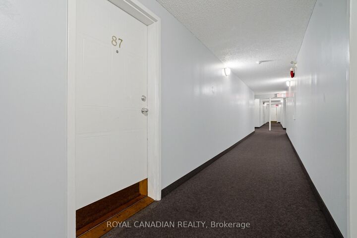 Property Photo: 1096 Jalna Boulevard 87 ON N6E 3B8