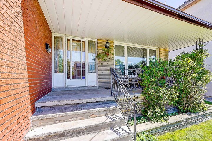 Property Photo: 69 Elm Avenue ON L4C 6K8
