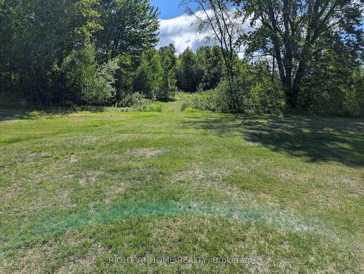 Property Photo:  