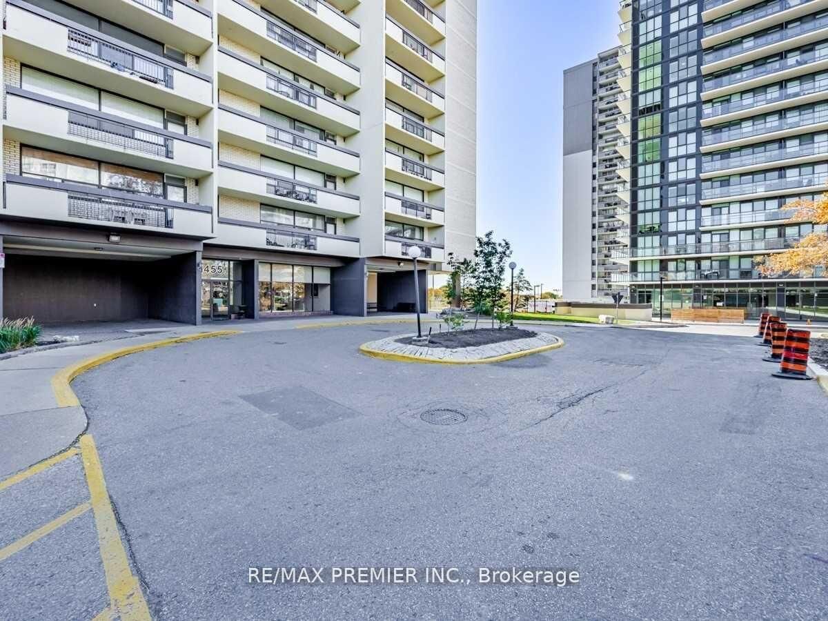 Property Photo: 1455 Lawrence Avenue W 2004 ON M6L 1B1