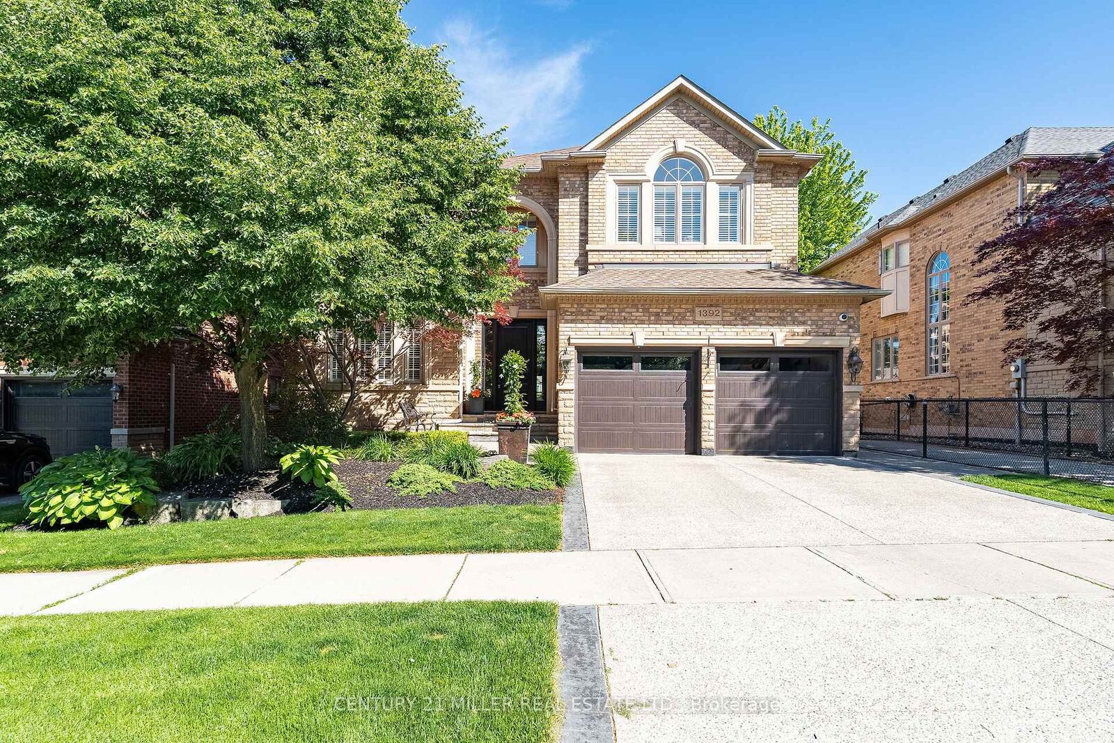 Property Photo: 1392 Clearwater Crescent ON L6H 7J5