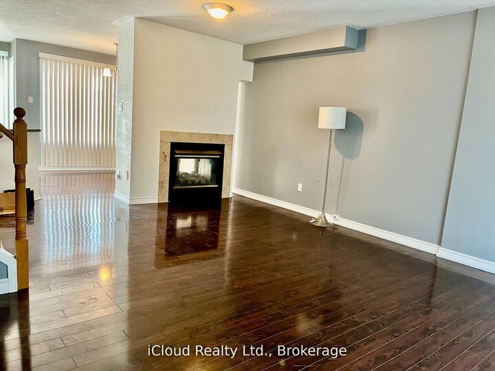 Property Photo: 40 Glenashton Drive ON L6H 6G2