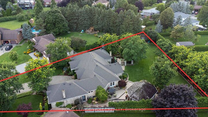 Property Photo: 14 James Court ON N0B 2M1