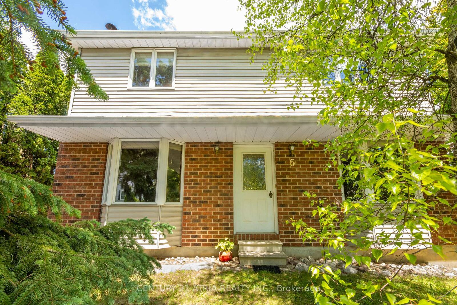 Property Photo: 6 Penny Place ON L4E 2W4