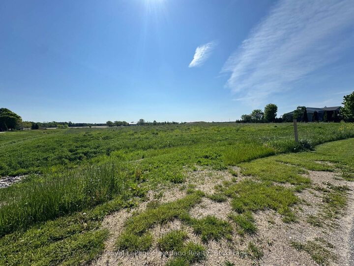 Part 7 Fullerview Drive — photo 1