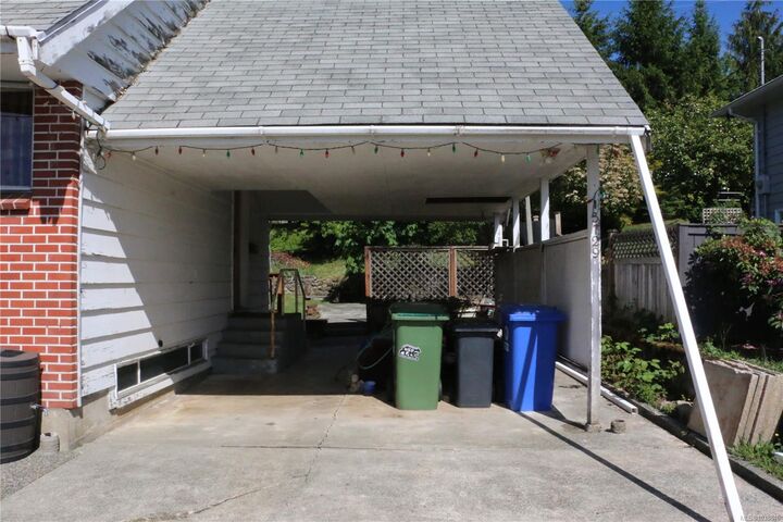 Property Photo: 3729 17th Ave BC V9Y 5G4