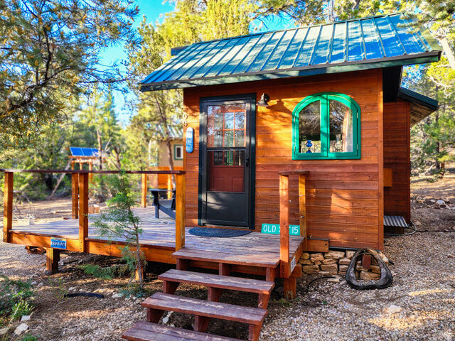 Property Photo: 95 S White Oak St UT 84758
