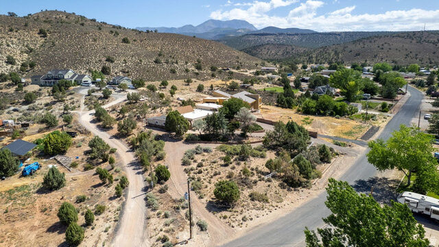 Property Photo:  1122 W Diamond Valley Dr  UT 84770 