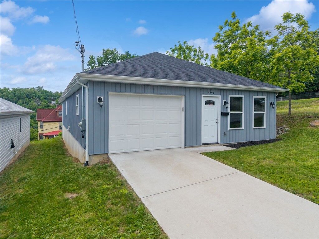Property Photo:  529 Weston Way  PA 15220 