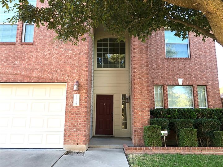 Property Photo: 20625 Farm Pond Lane TX 78660