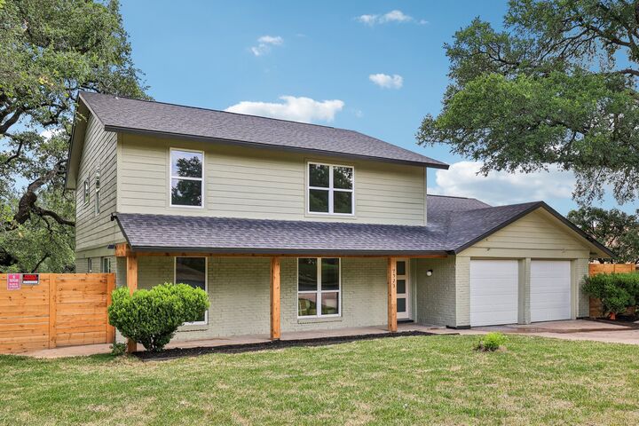 Property Photo: 7523 Glenhill Road TX 78752