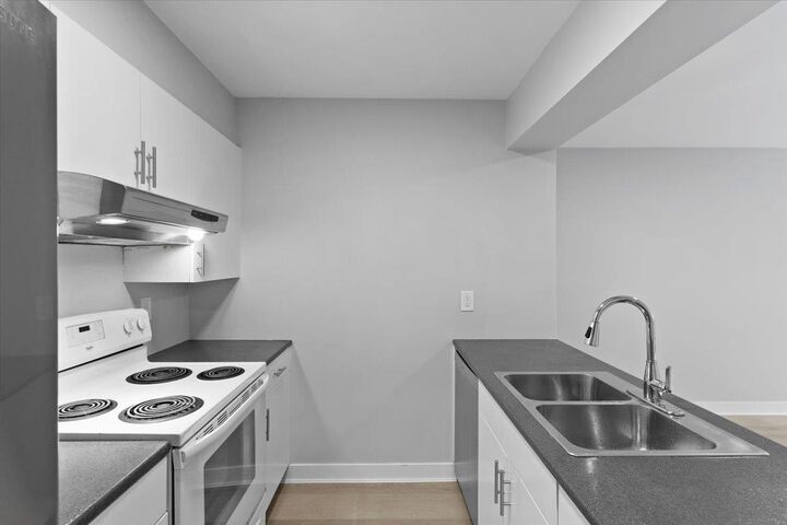 Property Photo: 9521 Cardston Court 403 BC V3N 4R8