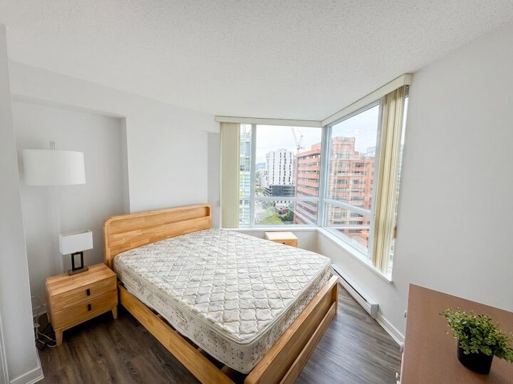 Property Photo:  1212 Howe Street 1602  BC V6Z 2M9 