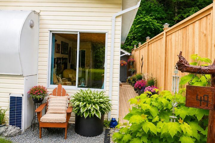 Property Photo: 1650 Columbia Valley Road 49 BC V2R 4X4