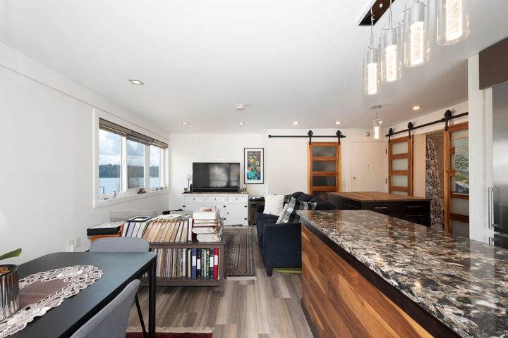 Property Photo: 1845 Bellevue Avenue 303 BC V7V 1B2