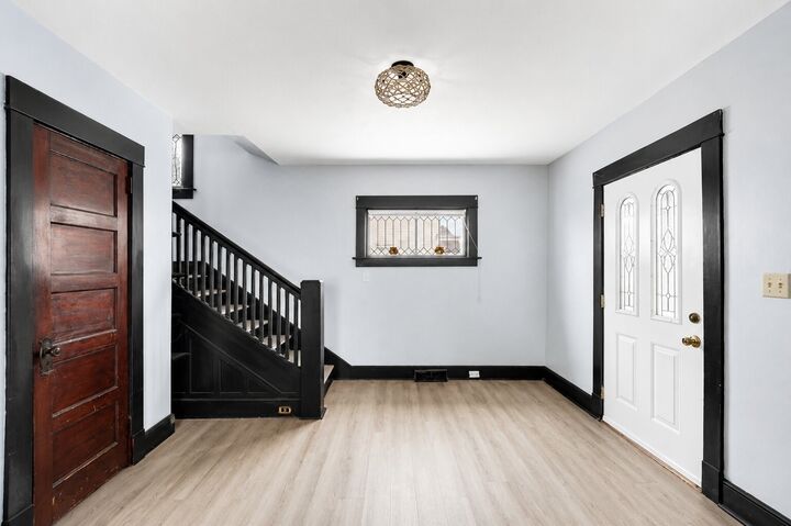 Property Photo:  20 Vine Street  NY 13903 