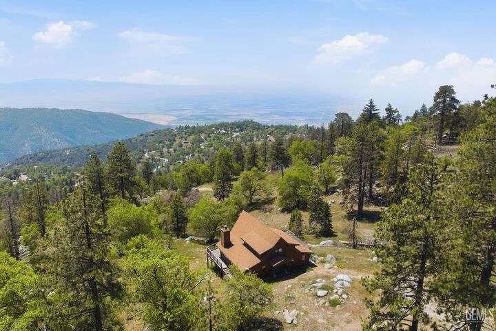 Property Photo:  26660 Cedar Creek Court  CA 93561 