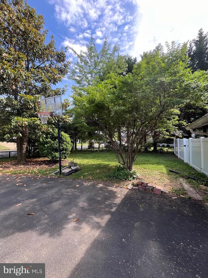 Property Photo: 3440 Skyview Terrace VA 22042