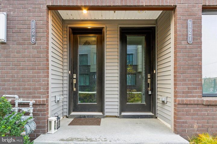 Property Photo:  3000 Sedgeview Walk 127  PA 19125 