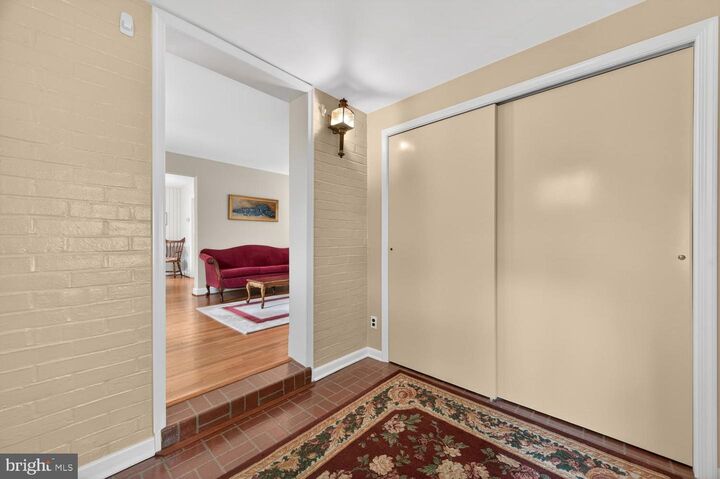 Property Photo:  227 N Edison Street  VA 22203 