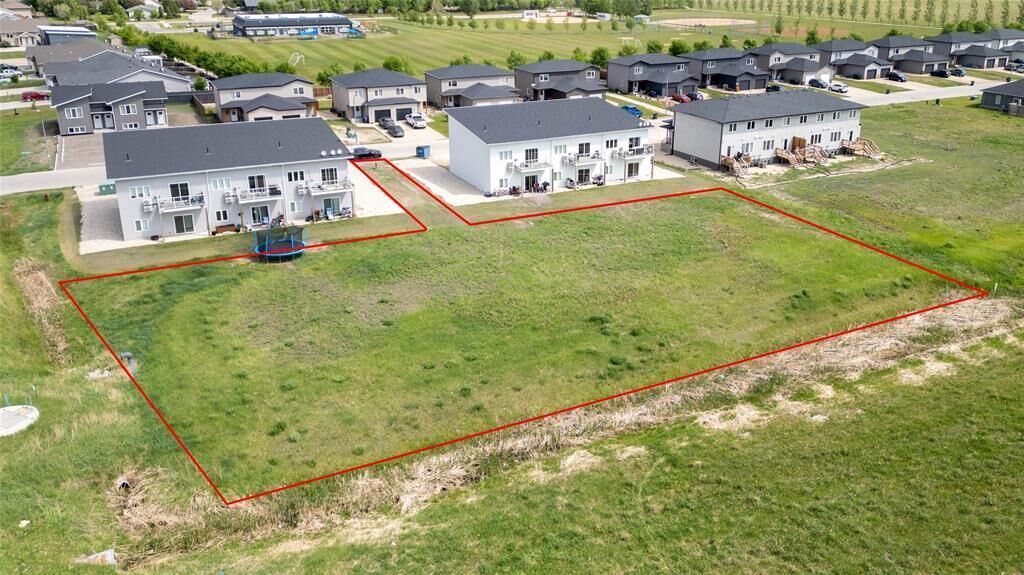 Property Photo: 8 Agassiz Trail MB R0G 1K0
