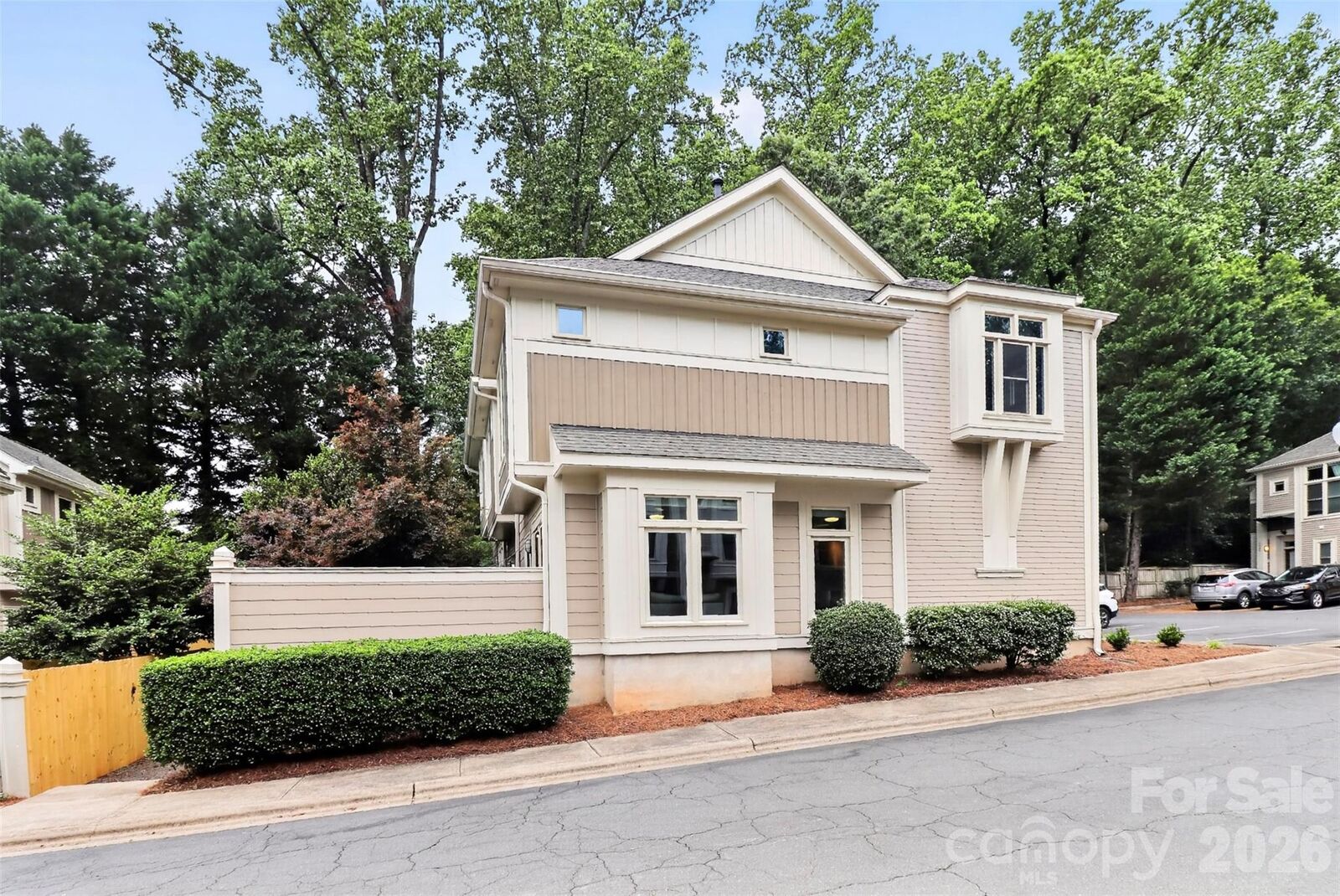 Property Photo:  1073 Park West Drive  NC 28209 