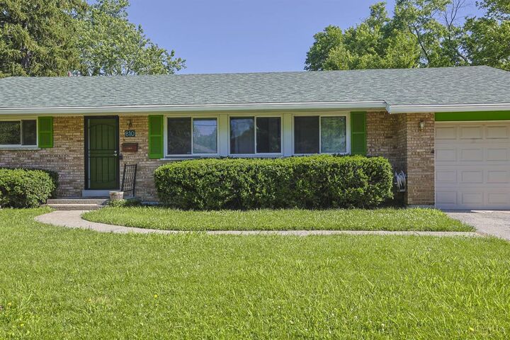 Property Photo: 810 Cloverview Avenue OH 45231