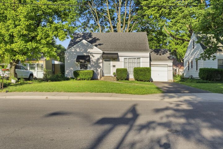 Property Photo: 1772 Kenny Road OH 43212
