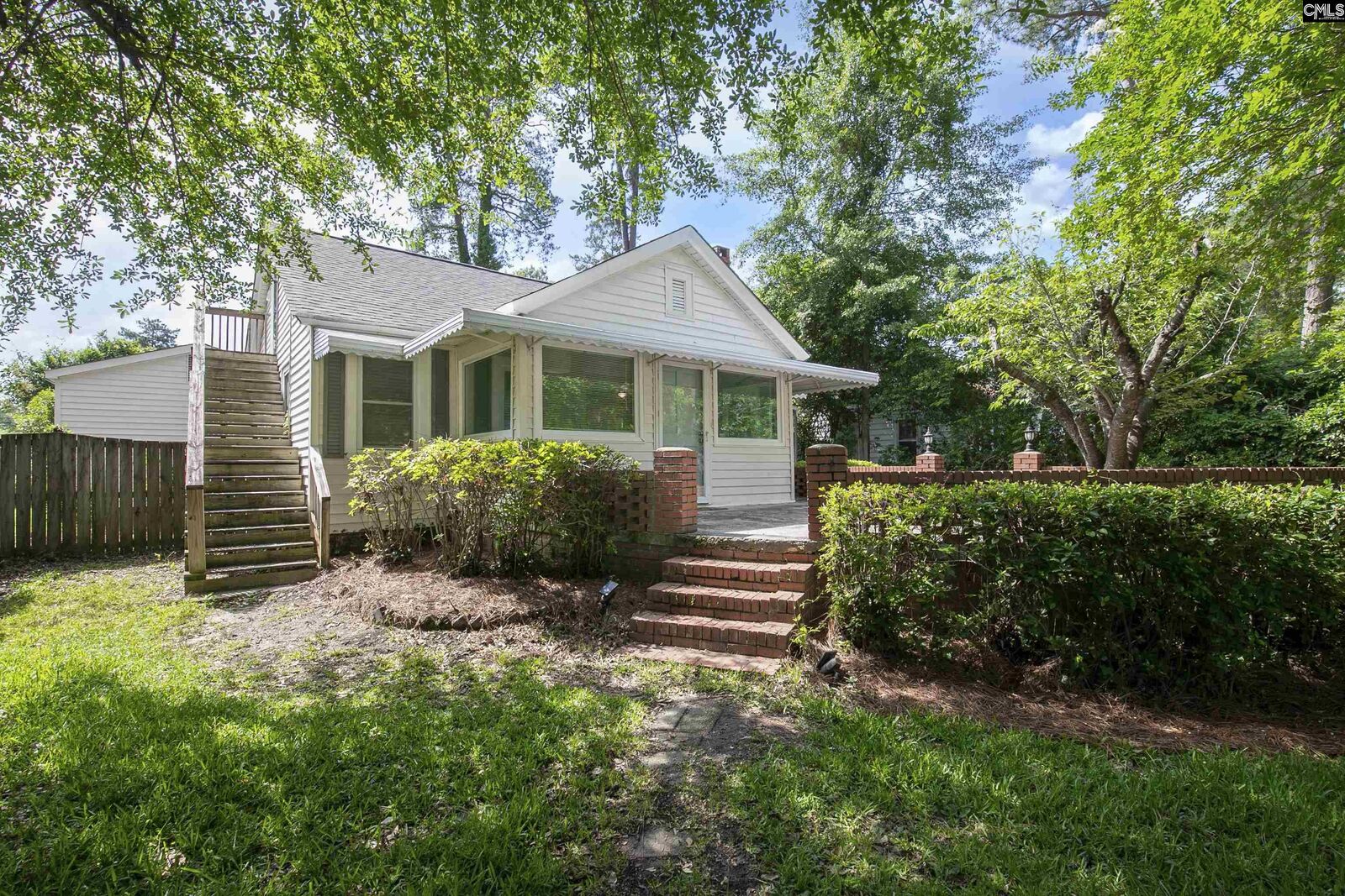Property Photo:  702 Buckingham  SC 29205 