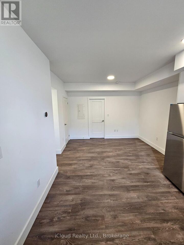 Photo de la propriété:  6638 McLeod Road  ON L2G 3G5 